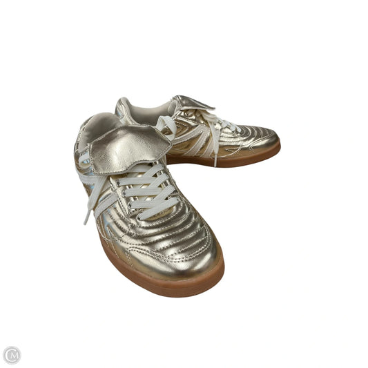 Shoes Sneakers By Steve Madden In Gold, Size: 9.5