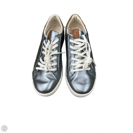Shoes Sneakers By Infinity In Silver, Size: 7