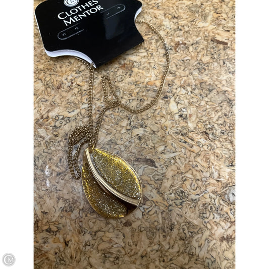 Necklace Charm By Clothes Mentor, Size: 02 Piece Set