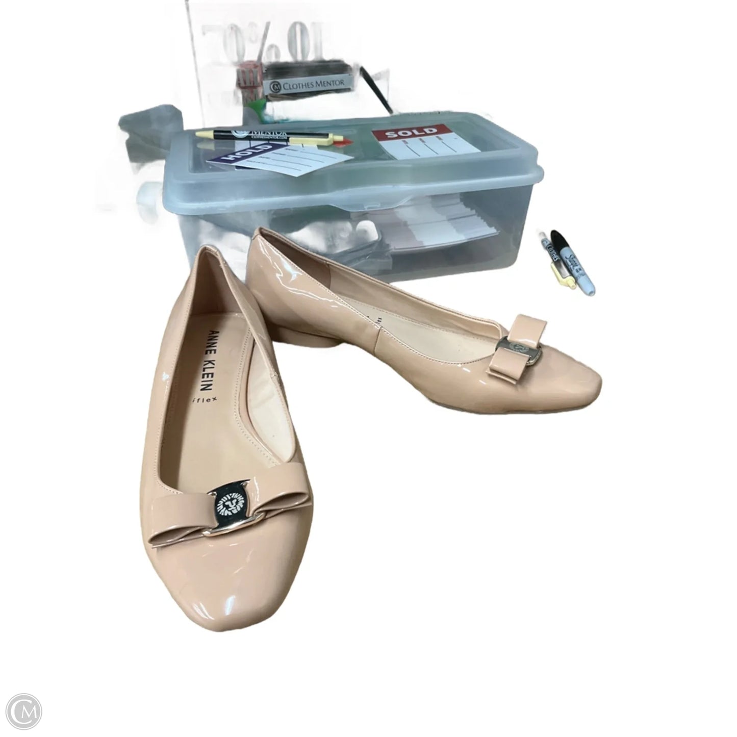 Shoes Flats By Anne Klein In Taupe, Size: 9