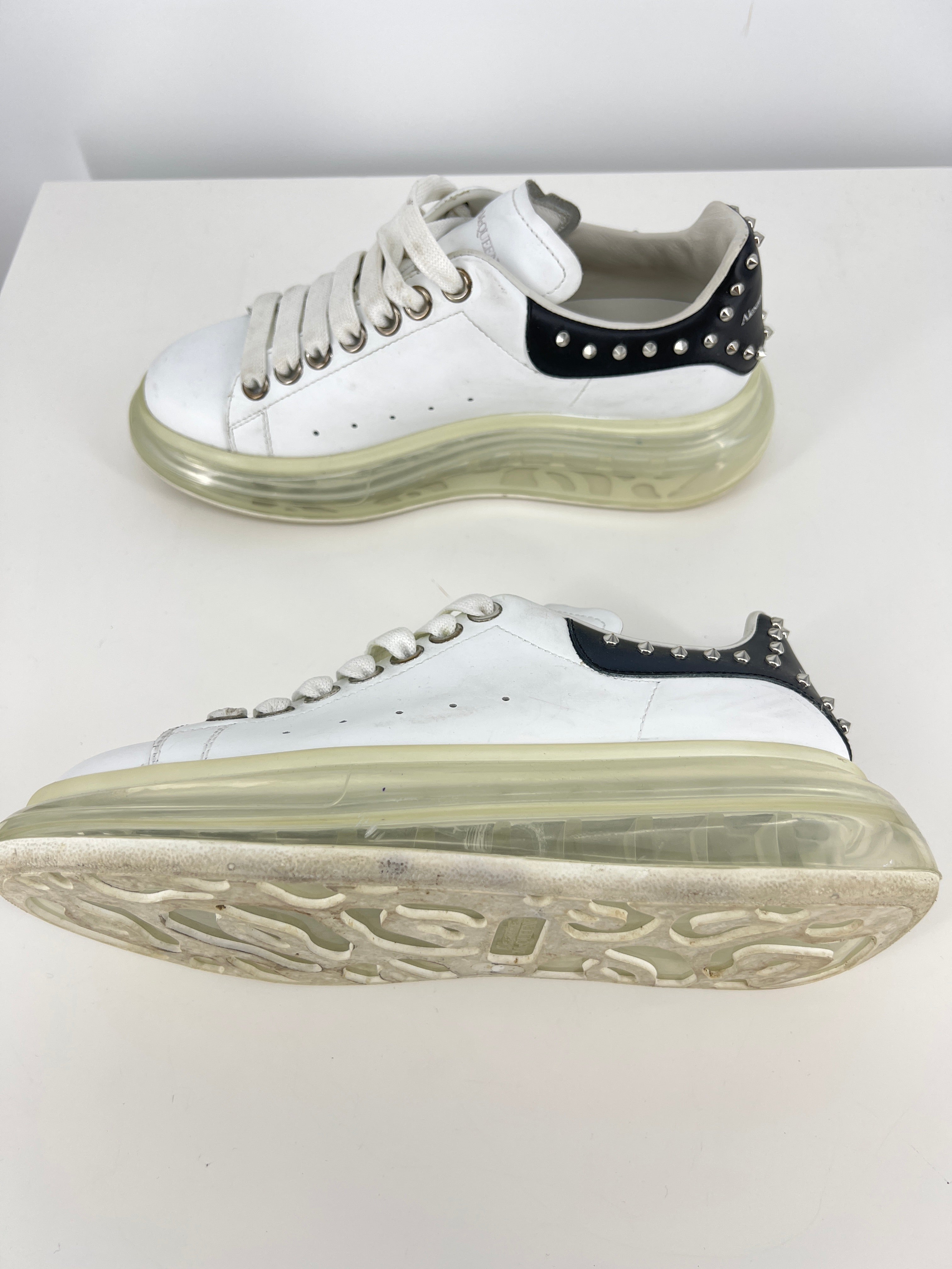 What is a size discount 6 in alexander mcqueen sneakers